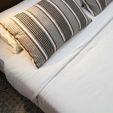 Bcn Home Guest House-2